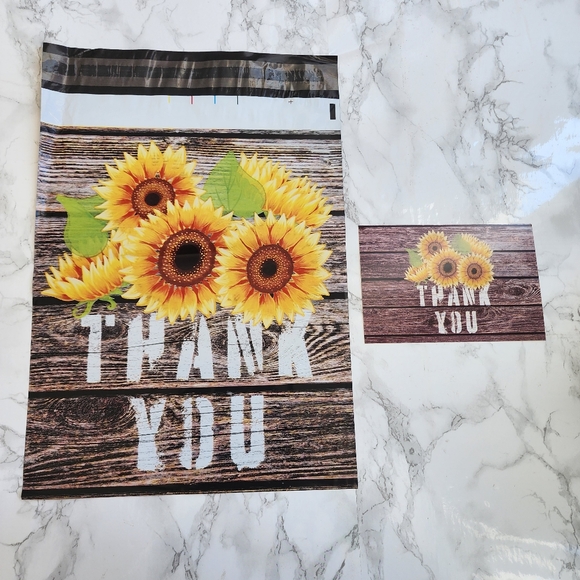 56 10x13” ASSORTED DESIGN POLYMAILERS & POSTAL CARDS 6×4. - Picture 5 of 8